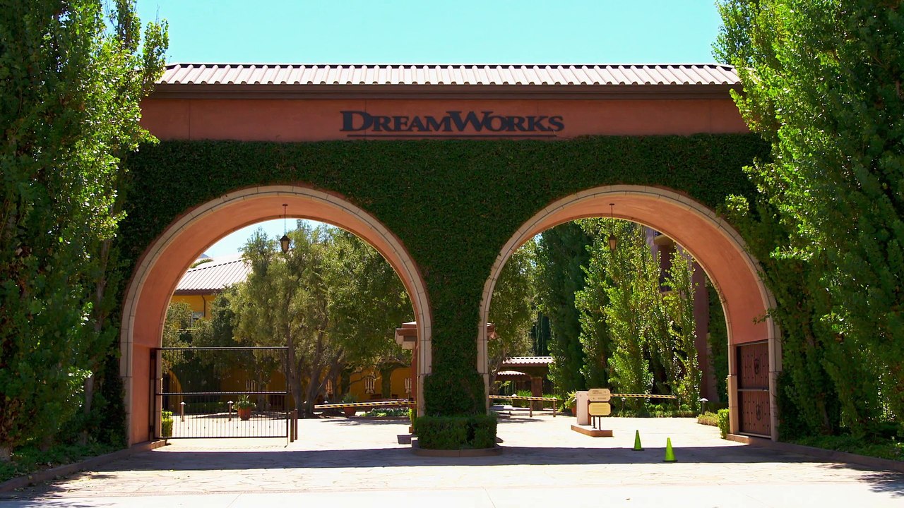 LES PINGOUINS DE MADAGASCAR - Featurette "Mockumentary: Les voix de Benedict Cumberbatch, John Malkovich et Christopher Knights" [VO|HD1080p]