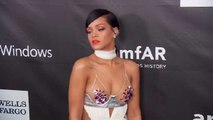 Rihanna Is Bored With Her Hair