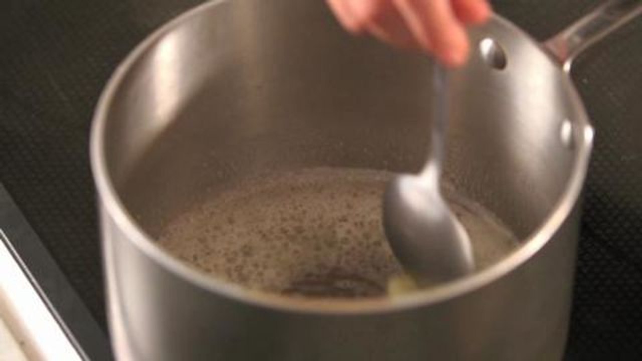 Thanksgiving: Making Gravy
