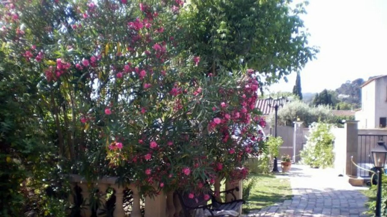 A vendre - Maison/villa - St Etienne Du Gres (13103) - 5 pièces - 141m²