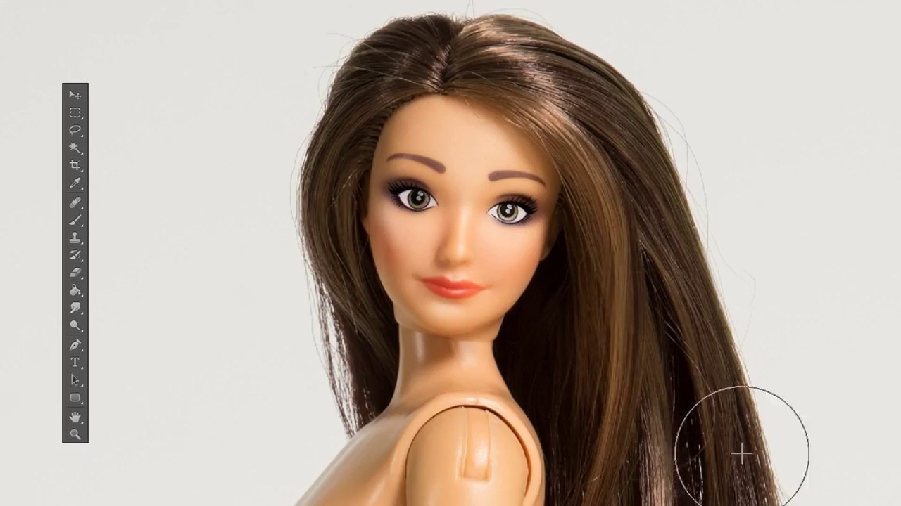 Doll With Realistic Measurements Gets a Photoshop Makeover
