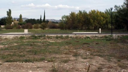 A vendre - Terrain - Paradou (13520) - 385m²