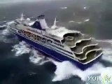 1000 Passenger Cruise Ship almost Down by the Tsunami - YouTube (2)