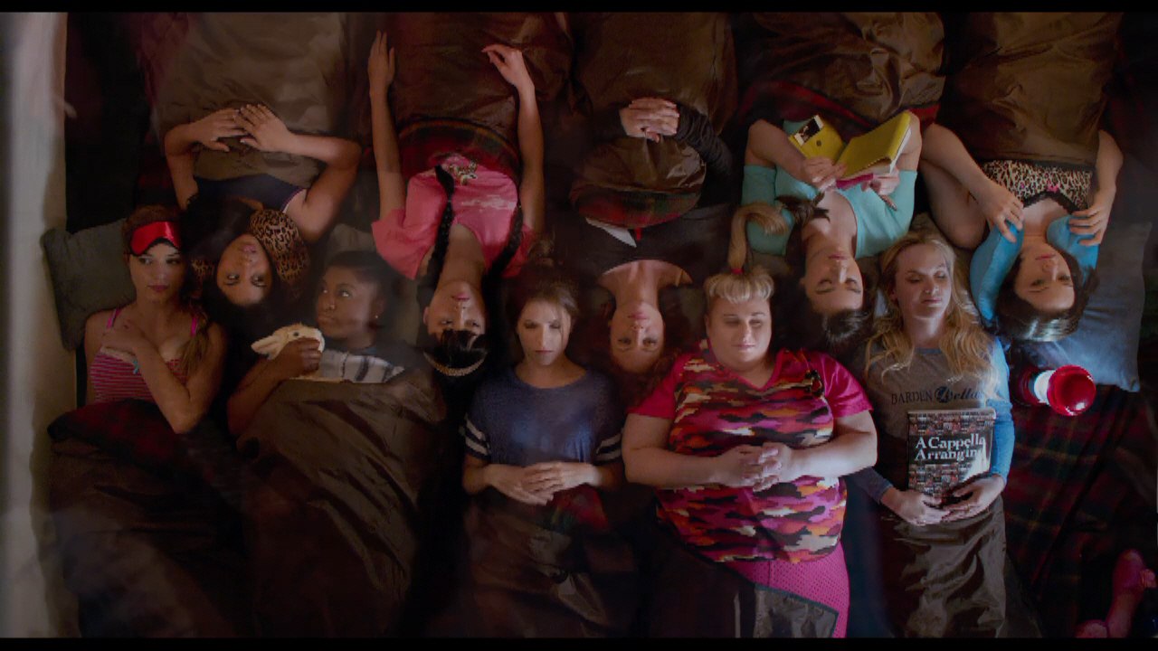 Elizabeth Banks, Anna Kendrick, Hailee Steinfeld In 'Pitch Perfect 2' First Trailer