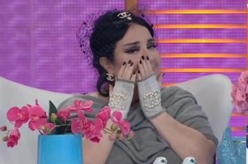 Nur Yerlitaş Metallica'yla Klip Çekti, Sosyal Medya Yıkıldı