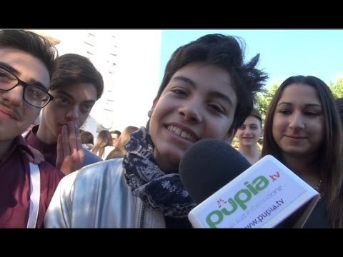 Aversa (CE) - Vincenzo Cantiello torna da star al Liceo Artistico (20.11.14)