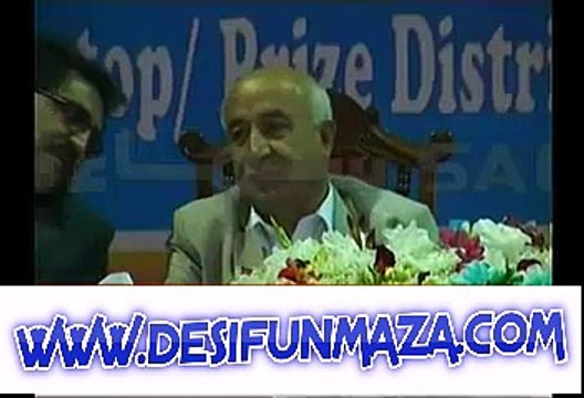 ▶ Balochistan University Professor Chants 'Go Nawaz Go' Slogan Infront Of CM Balochistan