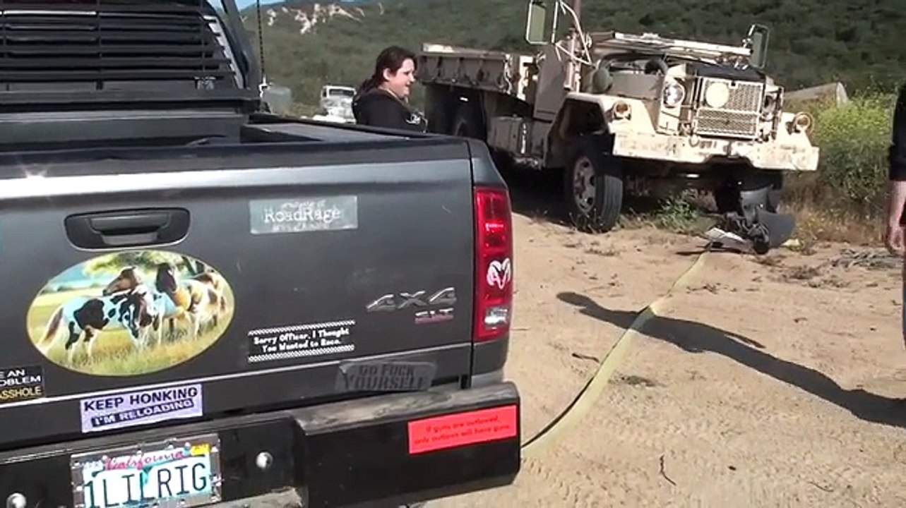 Régis dépanne un ami et perd son pare-choc