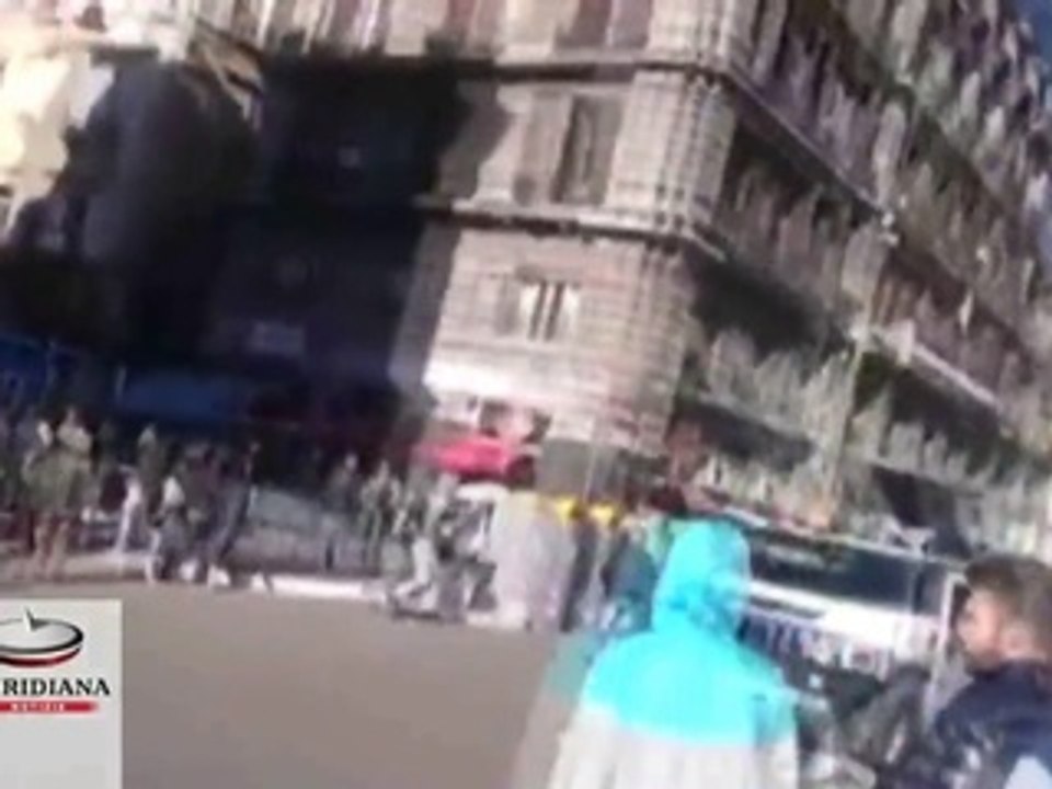 Corteo Fiom a Napoli, gli operai Fiat arrivano in limousine