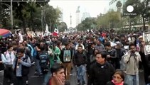اعتراض به ربوده و ناپدید شدن دانشجویان در مکزیک به خشونت گرایید