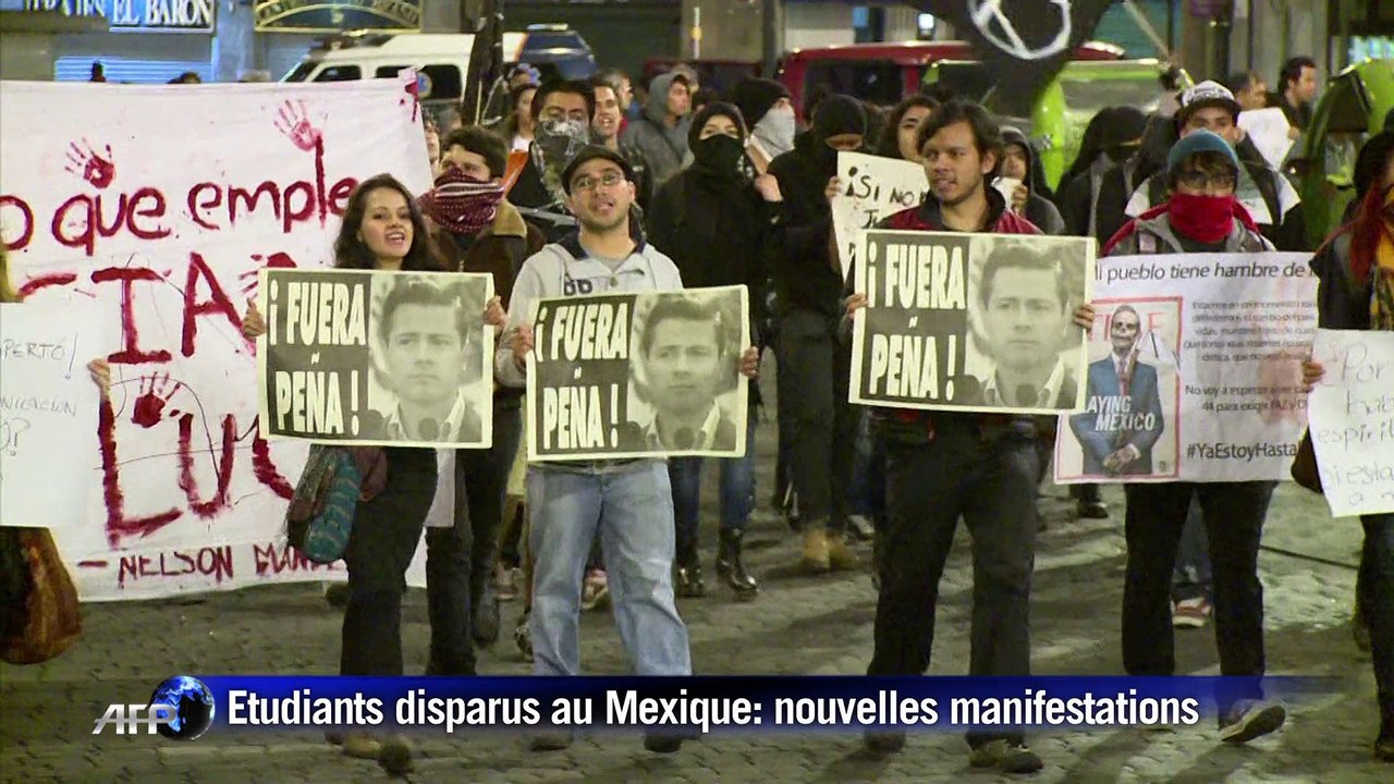 Mexique: heurts après un défilé pour les étudiants disparus