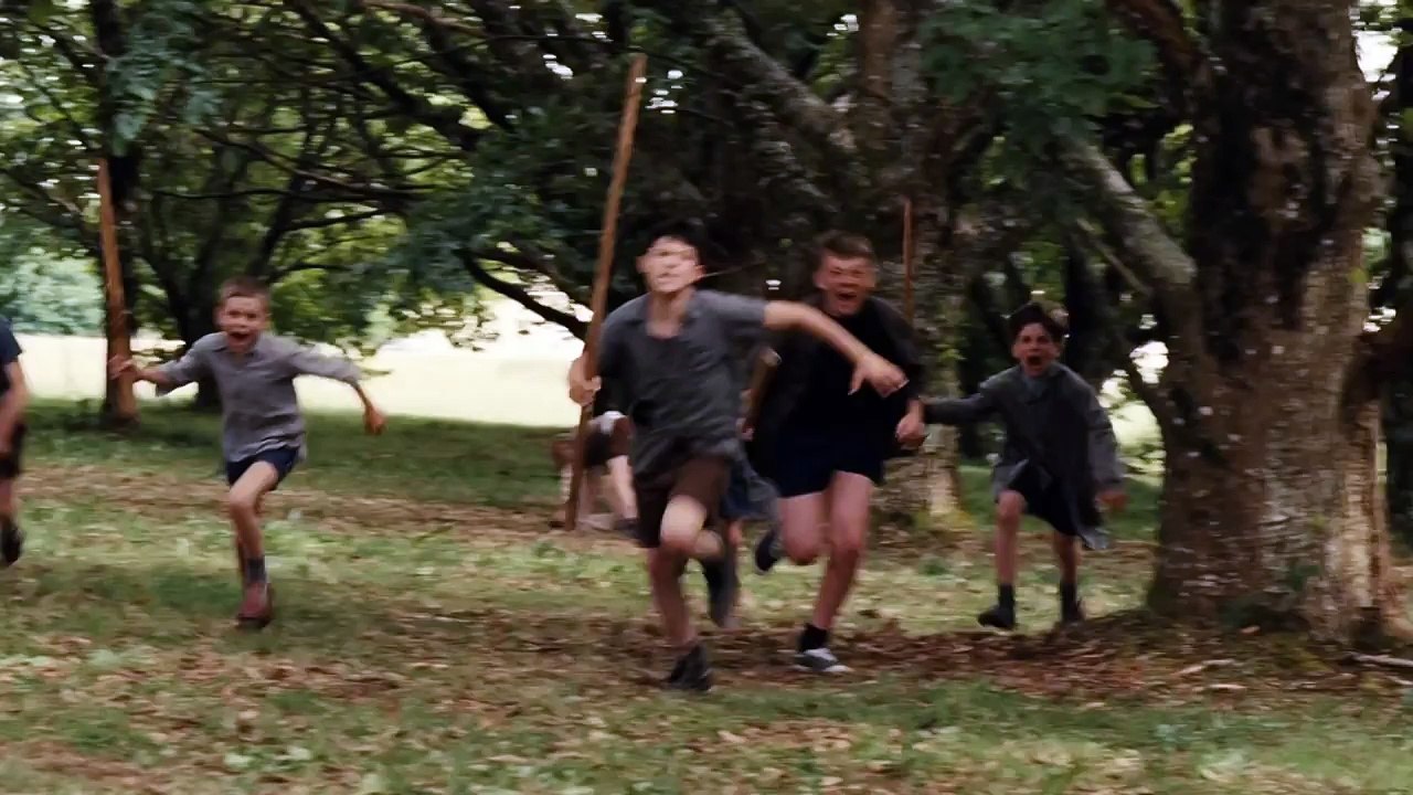 War of the Buttons / La Guerre des boutons (2011) - Trailer English Subs