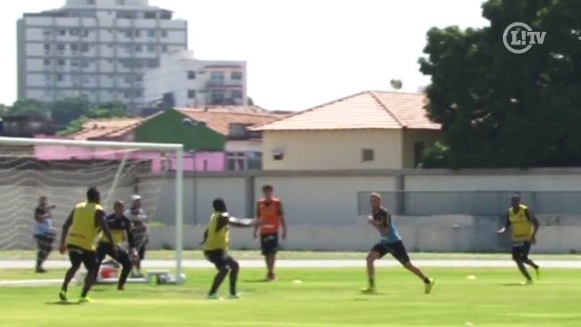 Apesar da má fase, Botafogo tem treino recheado de golaços