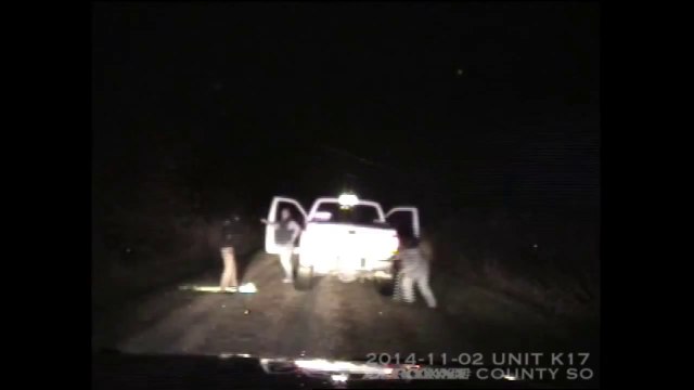 Un chien policier sauve la vie un officier de police