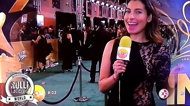 Sebastián Rulli feliz por la compañia de sus padres en #LatinGrammy #NotaHoy