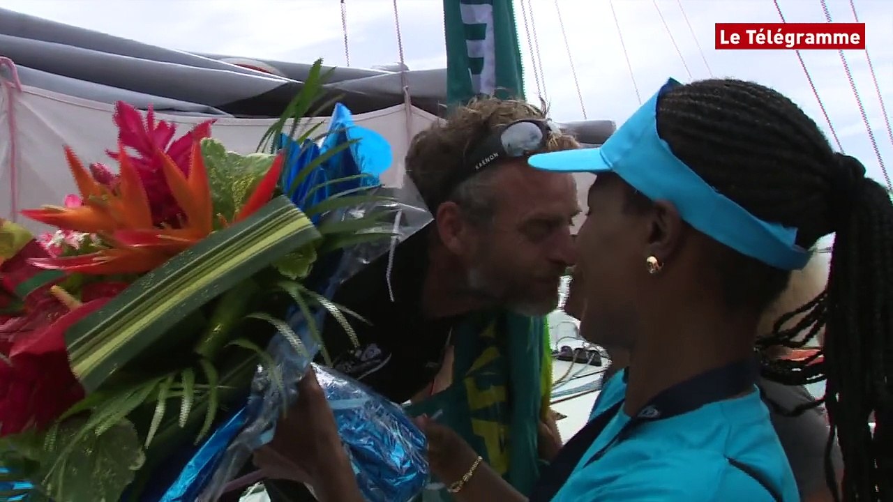 Route du Rhum. L'arrivée de Jean-Christophe Cas...