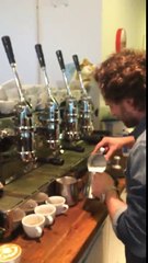 O Miró das meias de leite!