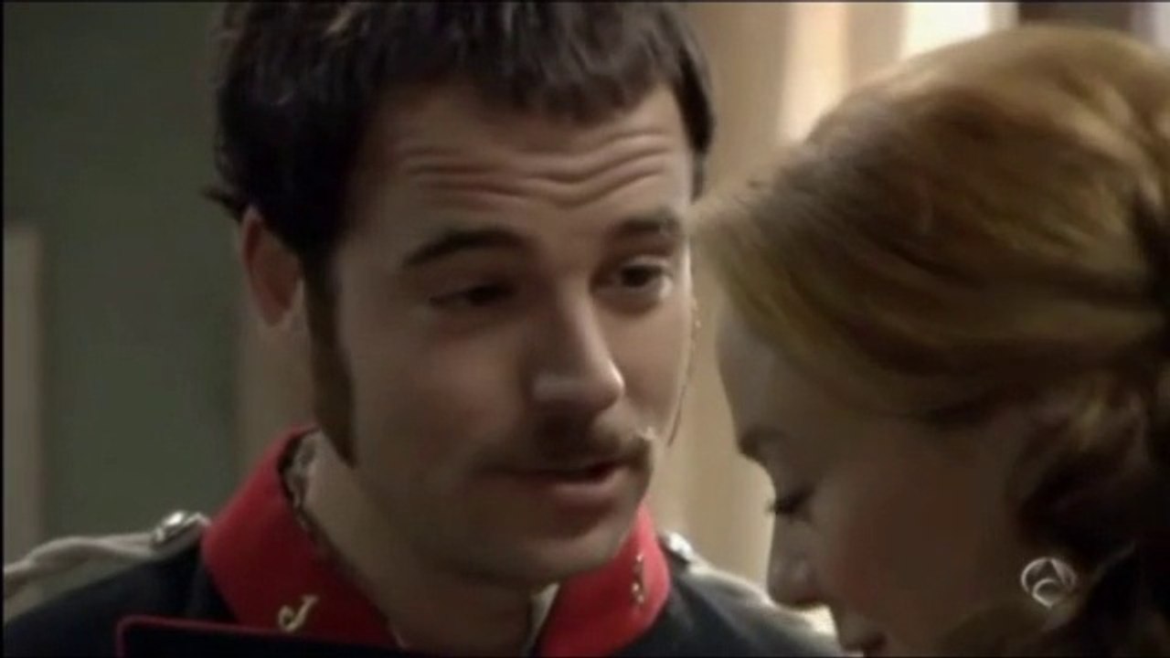 55   BANDOLERA   Miguel invita a Sara a cenar