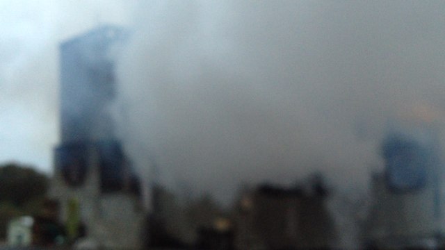 Une maison détruite par les flammes