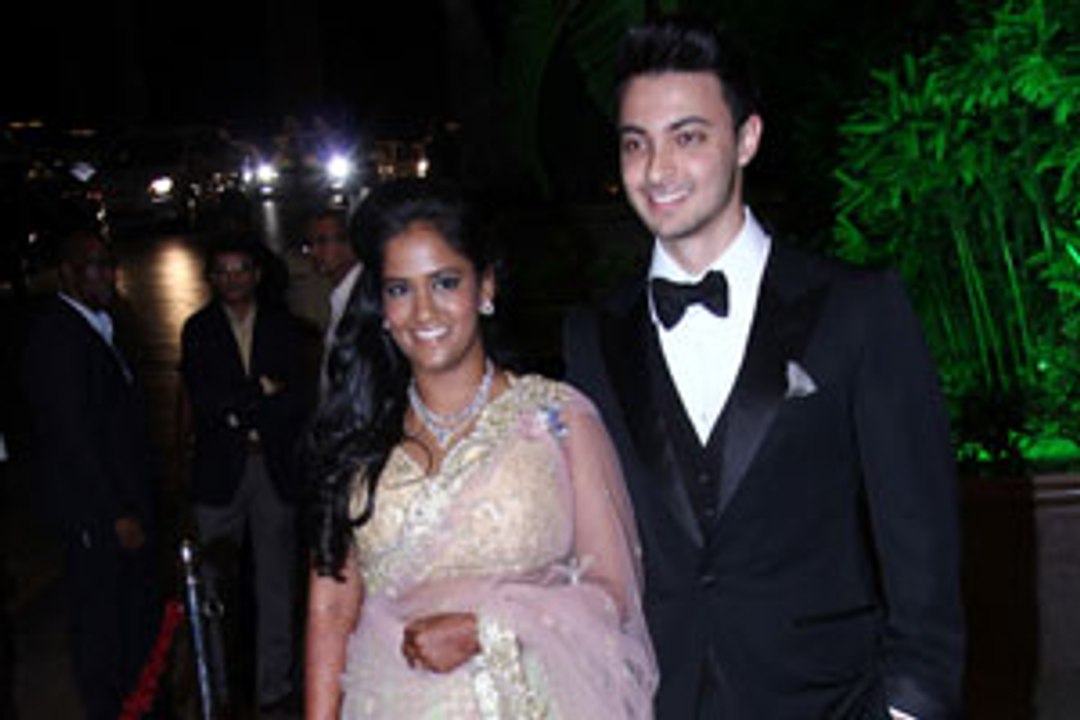 Bollywood biggies at the grand Khan reception!