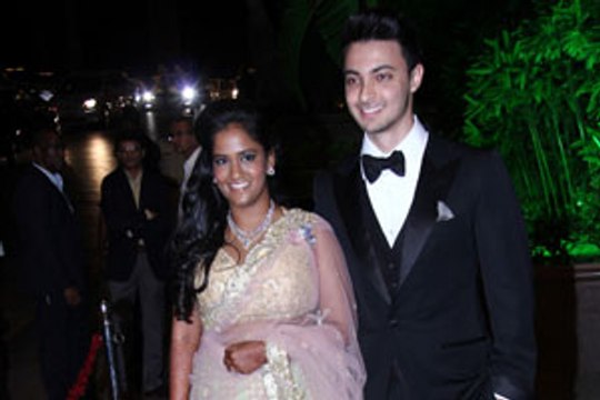 Bollywood biggies at the grand Khan reception!