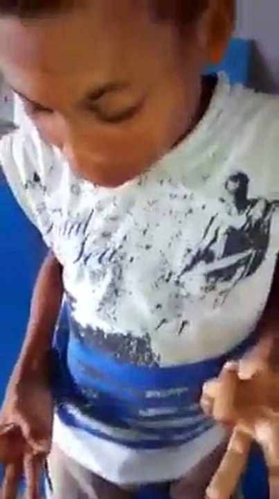 Só rindo com a ''inteligência'' desse menino kkk
