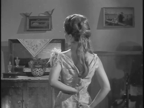 Saçların Hayatımın Neş'esiyle Örgülü - Zeki Müren (Hülya Koçyiğit)