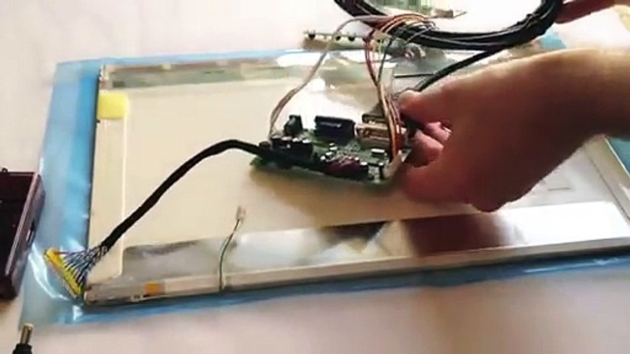 How to Connect Raspberry Pi to a Laptop LCD Panel via LVDS_LCD Controller Board