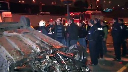 Metrobüs yolunda kaza: 2 yaralı