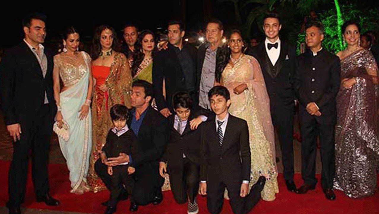 Salman Khan's KHANDAAN At Sisiter Arpita's Reception - WATCH