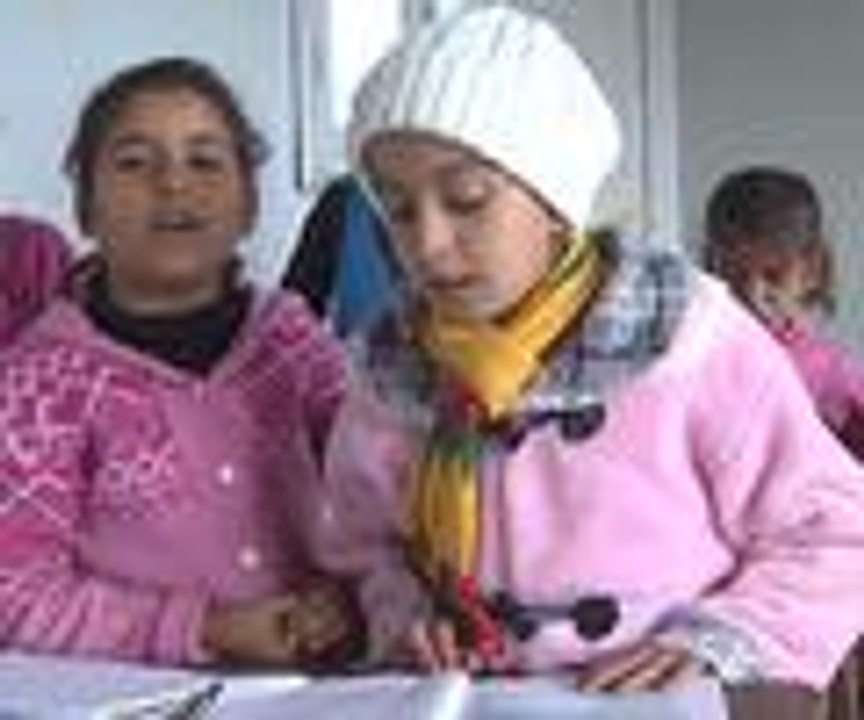 Suriye'de çocuklar eğitime kazandırılıyor