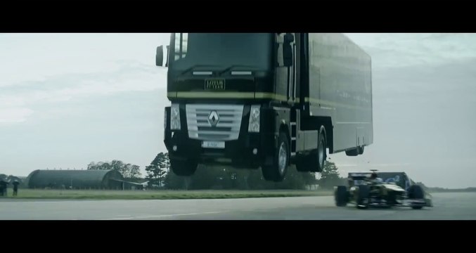Truck Jumps over Formula 1 : Epic World-Record for a tv ADS by EMC and Lotus F1 Team