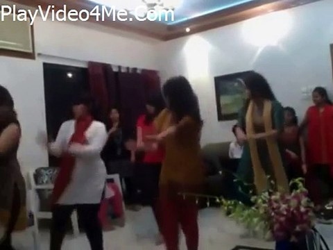 Hot-Indian-College-Desi-Girls-Dancing Must-See-18-ONLY-