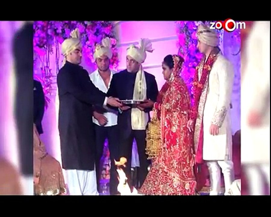 EXCLUSIVE: Katrina Kaif and Priyanka Chopra IGNORED eachother at Arpita Khan's wedding!!