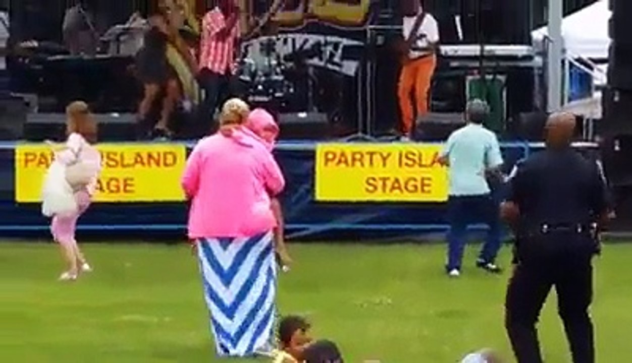 Polícia mostra dotes de bailarino!