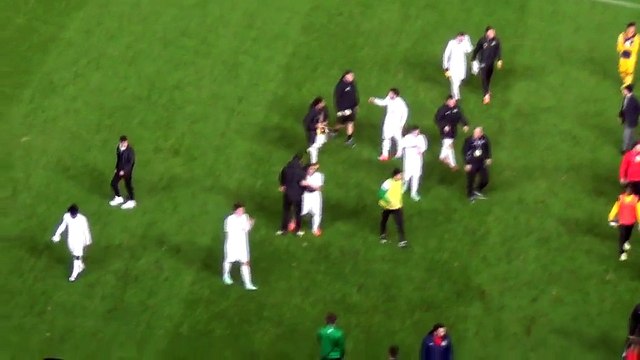 Συγχαρητήρια στον Μάριο Δημητρίου μετά το τέλος του αγώνα