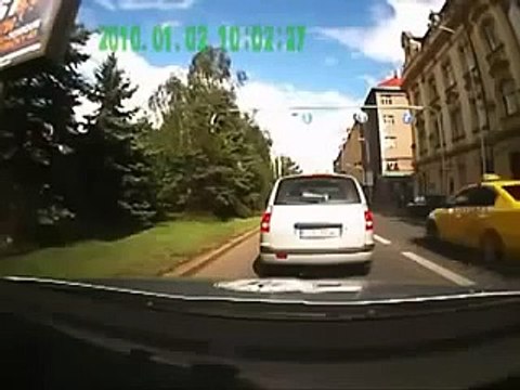 chase police car vs motorcycle course poursuite voiture de police vs moto Raya TV