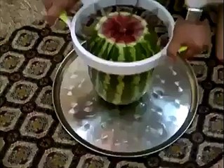 Karpuz böle kesilir işte