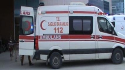 İnegöl Mandalina Yüklü Tır, Park Halindeki Tır'a Çarptı: 6 Yaralı