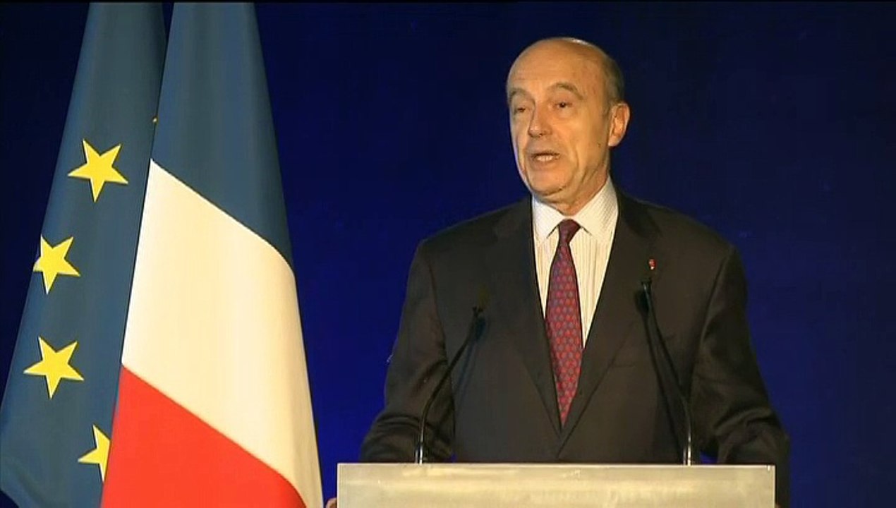 Alain Juppé se fait huer par les militants UMP au meeting de Nicolas Sarkozy