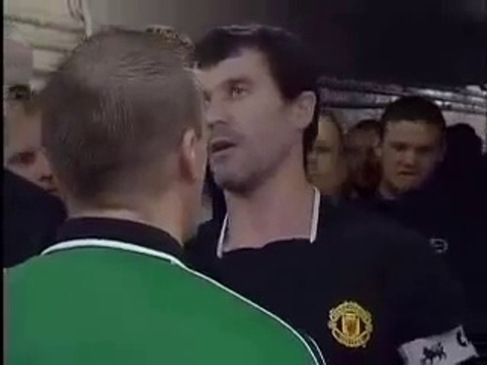 Roy Keane and Patrick Viera fight in the tunnel