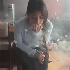 nice smoking girl ;)