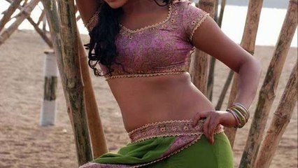 Amala paul hot navel show in vettai movie