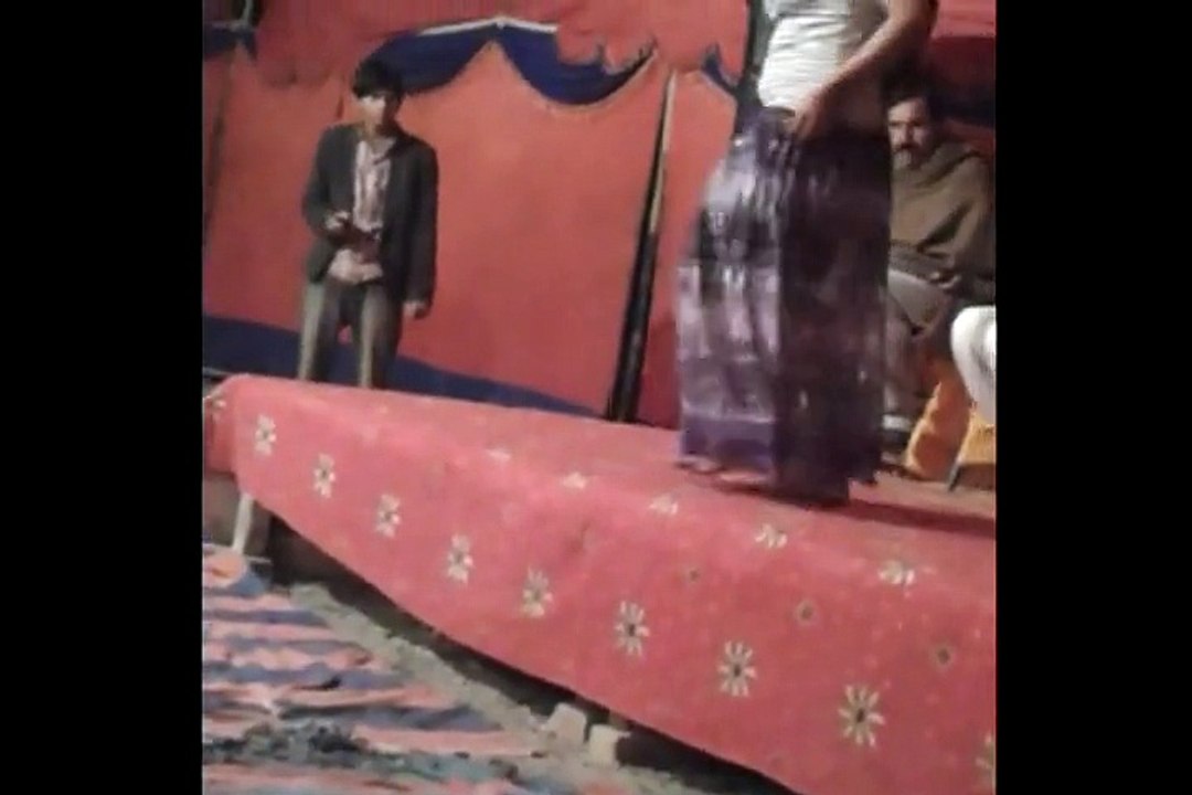Girl dance on sir di bazi lag jawe sindhi song.
