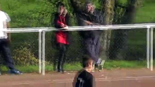 Regarder les 2 buts des U11 lors de leur match face à GJ de Monts et Vallées pour une victoire 2-1