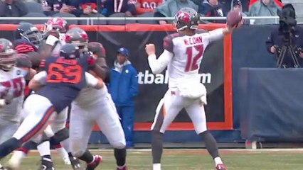 McCown throws a 19-yard TD to Mike Evans