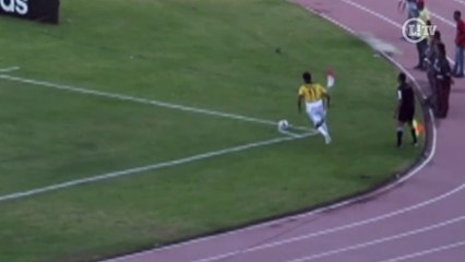 Jogador do Criciúma bate o 'pior escanteio do mundo' contra o Fla