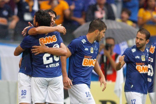 Cruzeiro vence Goiás e é tetracampeão brasileiro