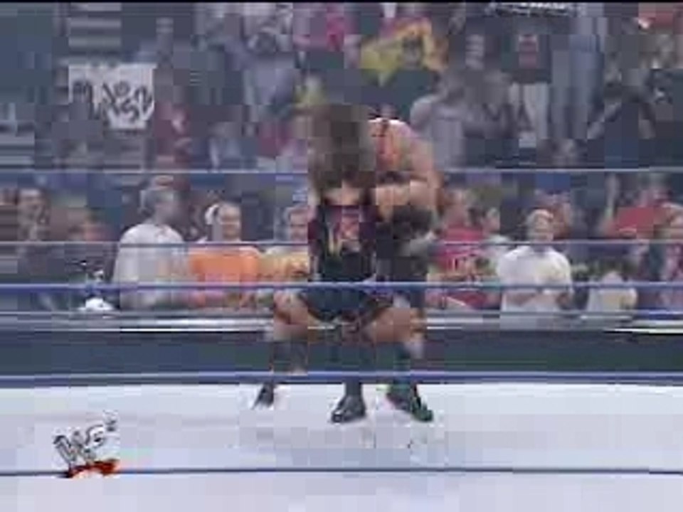 WWE 2001 - Smackdown! - Kane vs Rhyno