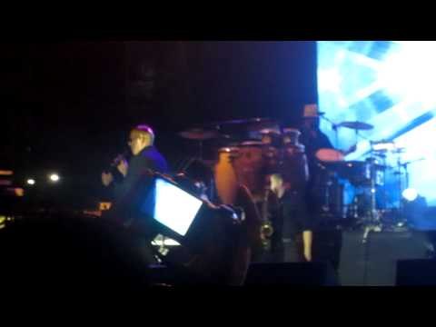 Pitbull canta Oh If I Catch You (Ai Se Eu Te Pego) no Ceará Music 2012